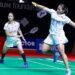 AKSI GEMILANG: Duet Rachel Allessya Rose/Febi Setianingrum saat berjibaku mengembalikan kok dalam pertandingan sengit tiga gim melawan pasangan China, Luo Xu Min/Wang Yi Duo, di Istora Senayan, Jumat (23/1/2026).