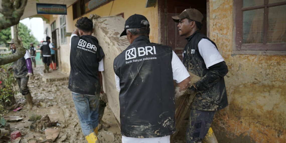 Relawan Jalankan Aksi Nyata BRI Peduli Aceh di Sekolah. Sumber dok bri.co.id