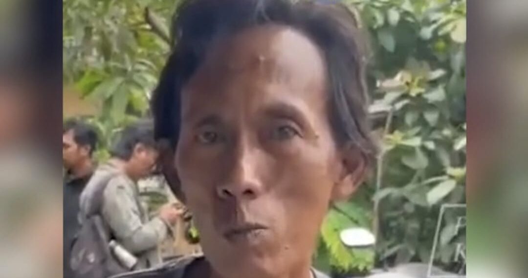 Pak Sudrajat pedagang es jadul. (Foto: tangkapan layar)