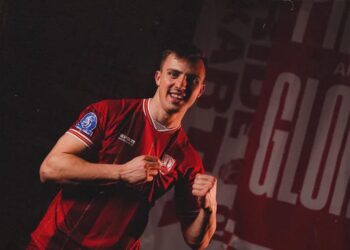 Striker baru Persis Solo, Roman Paparyga, saat diperkenalkan secara resmi oleh manajemen Laskar Sambernyawa untuk putaran kedua BRI Super League 2025/26. (Foto: Dok. Media Persis Solo/Ekoin.co)