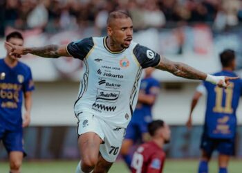 Striker Persija Gustavo melakukan selebrasi usai menjebol gawang Persita. Dalam laga tersebut Persija berhasil menang 2-0 (IG Persija)