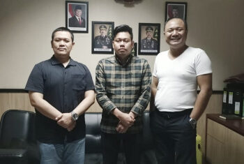 Tim Satgas Intelijen Reformasi dan Inovasi (SIRI) Kejaksaan Agung mengamankan buronan GRP alias AGL di Bandara Soekarno-Hatta, Jumat (30/1/2026