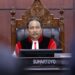 Ketua MK Suhartoyo memimpin sidang pengucapan ketetapan uji materiil Undang-Undang tentang Ambang Batas Parlemen, Selasa (30/07) di Ruang Sidang MK. Foto Humas/Ifa.