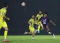 Persib Bandung gagal membawa pulang tiga poin usai bermain imbang 1-1 melawan Persik Kediri pada laga pekan ke-16 BRI Super League 2025/2026. Pertandingan berlangsung di Stadion Brawijaya, Kediri, Senin (5/1/2026) malam
