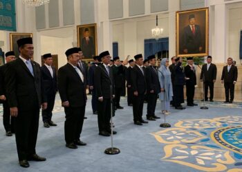 Presiden Prabowo Subianto melantik keanggotaan Dewan Energi Nasional (DEN) di Istana Negara, Jakarta, pada Rabu (28/1/2026). (Foto: BPMI Setpres/Laily Rachev)