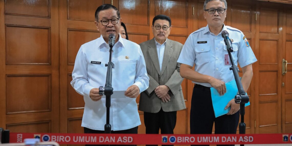 Gubernur DKI Jakarta, Pramono Anung bersama Inspektorat DKI Jakarta Dhany Sukma. (Foto: Ridwansyah/ekoin.co)