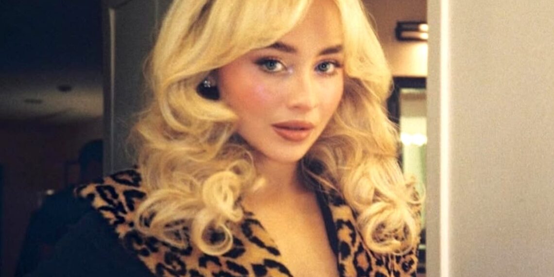 Sabrina Carpenter Dikecam PETA Usai Gunakan Burung Hidup Saat Tampil di Grammy Awards