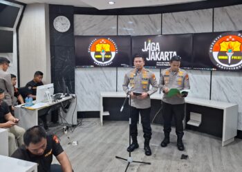 Kabid Humas Polda Metro Jaya Kombes Budi Hermanto memberi keterangan saat penyidik Polsek Cilandak periksa tersangka IP. Foto: Amsi