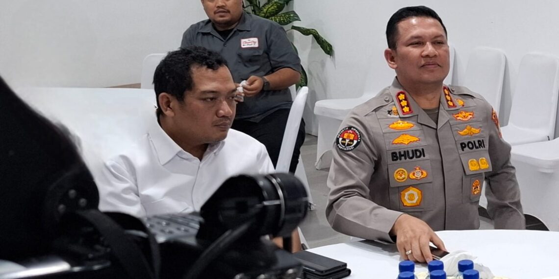 Kabid Humas Polda Metro Jaya Kombes Budi Hermanto didampingi Dirreskrimum Polda Metro Jaya Kombes Iman Imanuddin. Foto: Amsi