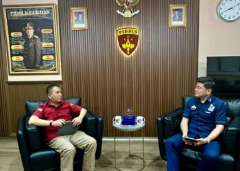 Jaksa Penuntut Umum (JPU) Roy Riady saat berbincang dengan Eddy Wijaya dalam podcast EdShareOn yang tayang pada Jumat, 13 Februari 2026