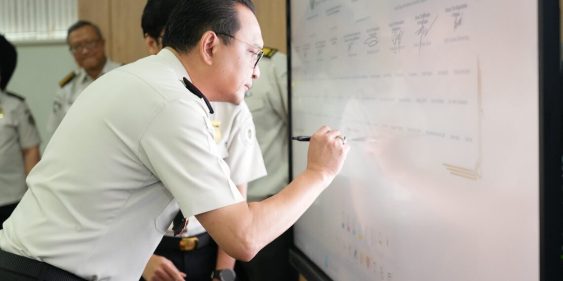 Kakanwil Dirjen Imigrasi DKI Jakarta Pamuji Raharja saat memaparkan program 2026 (Ist)