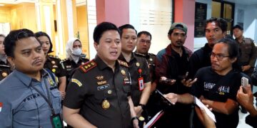 Kepala Kejaksaan Negeri (Kajari) Bangka Selatan, Sabrul Iman dalam wawancara dengan awak media