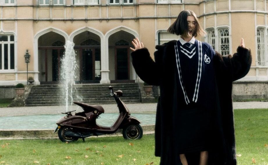 Memaknai Filosofi Tahun Kuda dalam Guratan Desain Vespa 946 Horse (Ist)