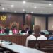 Nicko Widjaja dan William Gozal mengikuti sidang pembacaan dakwaan yang digelar di Pengadilan Tindak Pidana Korupsi (Tipikor) pada Pengadilan Negeri Jakarta Pusat, Senin (2/2/2026) malam.