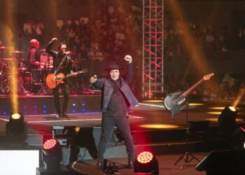 Grup band legendaris PADI Reborn kembali membuktikan taringnya sebagai raksasa musik tanah air. Lewat konser bertajuk “Dua Delapan” yang digelar di Tennis Indoor Senayan, Sabtu malam (31/1/2026),