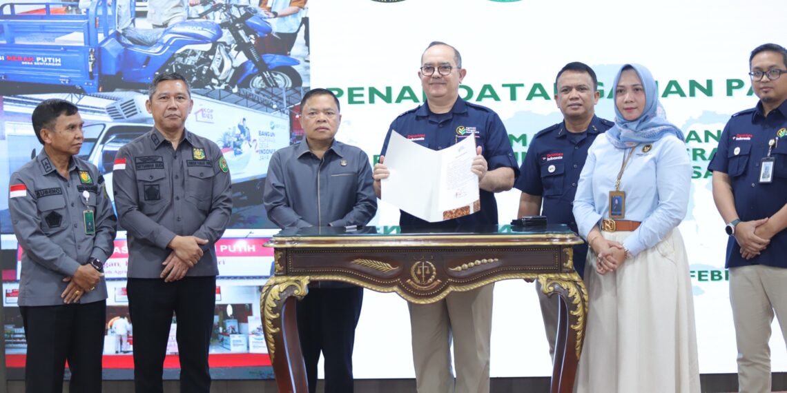 Jajaran Jaksa Agung Muda Bidang Intelijen (JAM INTEL) saat acara Penandatanganan Pakta Integritas Pengamanan Pembangunan Strategis (PPS) di Gedung Utama Kejaksaan Agung, Rabu (4/2/2026). Kejaksaan resmi mengawal proyek pembangunan koperasi di 83.762 desa dengan total anggaran Rp251,28 triliun guna mencegah terjadinya kebocoran anggaran negara di tingkat desa. (Foto: Humas Kejaksaan Agung/Ekoin.co)