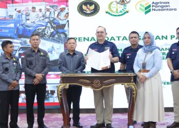 Jajaran Jaksa Agung Muda Bidang Intelijen (JAM INTEL) saat acara Penandatanganan Pakta Integritas Pengamanan Pembangunan Strategis (PPS) di Gedung Utama Kejaksaan Agung, Rabu (4/2/2026). Kejaksaan resmi mengawal proyek pembangunan koperasi di 83.762 desa dengan total anggaran Rp251,28 triliun guna mencegah terjadinya kebocoran anggaran negara di tingkat desa. (Foto: Humas Kejaksaan Agung/Ekoin.co)