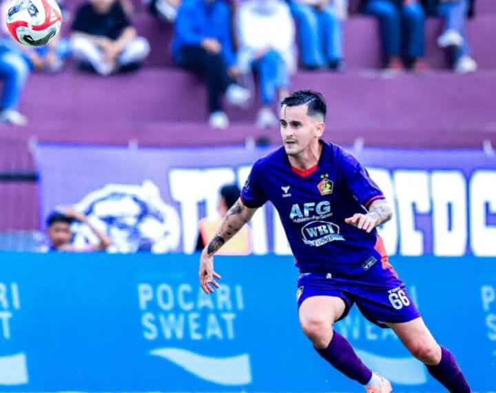 Penyerang Persik, Adrian Luna menjadi tumpuan saat menjalani tiga laga kandang. (iG Persik)