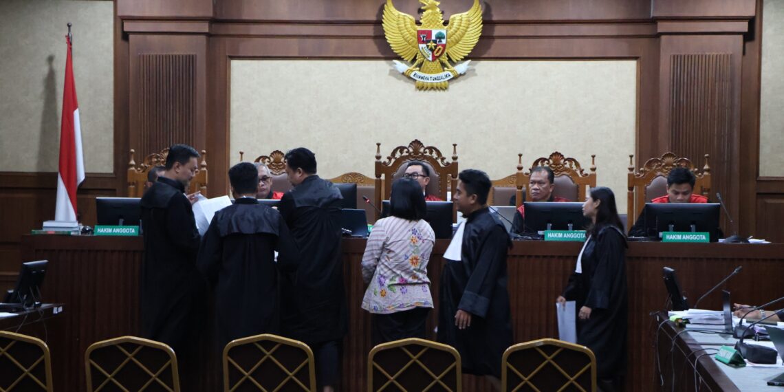 Suasana persidangan kasus dugaan korupsi pengadaan Chromebook Kemendikbudristek di Pengadilan Tipikor Jakarta Pusat. Jaksa kini tengah mendalami dugaan penyimpangan tata kelola dan perencanaan proyek yang diduga merugikan keuangan negara. (Foto: Istimewa/Ekoin.co)