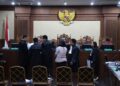 Suasana persidangan kasus dugaan korupsi pengadaan Chromebook Kemendikbudristek di Pengadilan Tipikor Jakarta Pusat. Jaksa kini tengah mendalami dugaan penyimpangan tata kelola dan perencanaan proyek yang diduga merugikan keuangan negara. (Foto: Istimewa/Ekoin.co)