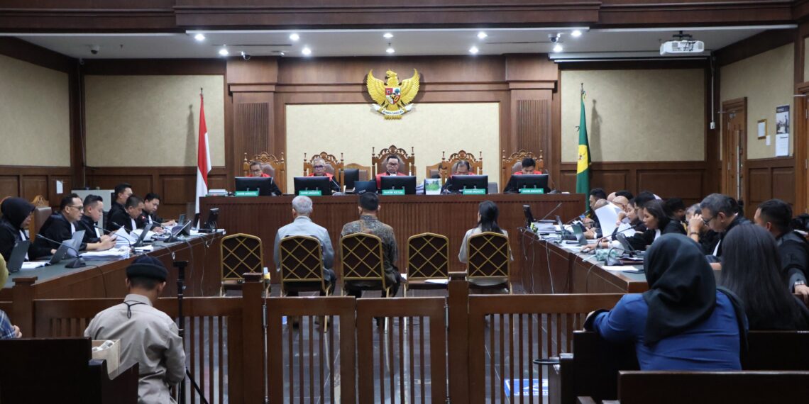 Jaksa Penuntut Umum (JPU) Roy Riadi saat memberikan keterangan pers usai sidang lanjutan korupsi pengadaan Chromebook Kemendikbudristek di Pengadilan Tipikor Jakarta Pusat, Kamis (5/2/2026). Persidangan mengungkap adanya grup koordinasi internal dan dugaan penggelembungan harga hingga dua kali lipat dari harga pasar. (Foto: Istimewa/Ekoin.co)