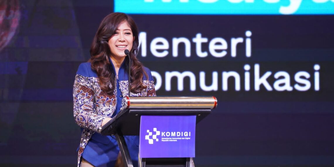 Menteri Komunikasi dan Digital Meutya Hafid saat memaparkan urgensi regulasi AI dalam ekosistem pers nasional di Serang. Pemerintah berkomitmen menata pemanfaatan teknologi di ruang publik guna melindungi hak-hak jurnalistik dan keamanan data warga di era digital. (Foto: Istimewa/Ekoin.co)