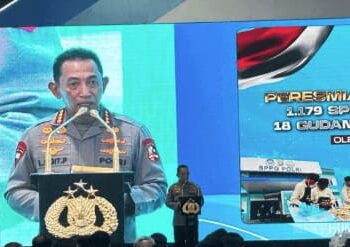 Kapolri Jenderal Listyo Sigit Prabowo saat meresmikan 1.179 Satuan Pelayanan Pemenuhan Gizi (SPPG) dan 18 Gudang Ketahanan Pangan Polri di Palmerah, Jakarta Barat, Jumat (13/2/2026).