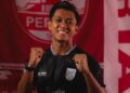 Pemain anyar Persis Solo, Febri Haryadi, saat sesi perkenalan resmi di Solo. Eks bintang Persib Bandung ini diproyeksikan mengisi lini depan Laskar Sambernyawa guna mengejar target keluar dari zona degradasi pada putaran kedua Super League, Senin (16/2/2026).