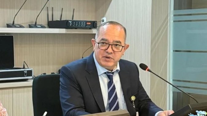 Direktur Utama PT Agrinas Pangan Nusantara, Joao Angelo De Sousa Mota, saat memberikan keterangan pers terkait rencana importasi kendaraan operasional dari India. Agrinas menegaskan langkah ini diambil demi efisiensi dan nilai kegunaan terbaik bagi rakyat. (Foto: Dok. Agrinas/Istimewa)