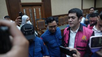 Vonis 15 tahun penjara ini menjadi pintu masuk bagi desakan publik agar Kejaksaan Agung segera menuntaskan pengejaran terhadap Riza Chalid selaku terduga aktor intelektual kasus tersebut. (Foto: Dok. Redaksi/Istimewa)