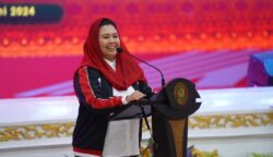 Ketua Umum FPTI Yenny Wahid saat memberikan keterangan mengenai komitmen federasi dalam menjaga ruang aman bagi atlet nasional. FPTI menegaskan langkah penonaktifan pelatih kepala diambil demi transparansi investigasi atas laporan dugaan pelanggaran etik di lingkungan pelatnas. (Foto: Dok. FPTI/Istimewa)