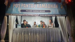 Petugas gabungan dari TNI-Polri dan unsur masyarakat saat bersiaga di salah satu pos pantau keamanan di wilayah Jakarta Pusat. Pendirian 29 pos ini menjadi strategi utama Polres Metro Jakarta Pusat dalam meredam potensi tawuran dan menjaga kekhusyukan umat selama bulan suci Ramadan. (Foto: Dok. Humas Polres Jakpus/Istimewa)
