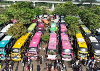 Kepala Dinas Perhubungan DKI Jakarta Syafrin Liputo saat memberikan keterangan terkait persiapan Mudik Gratis 2026 di Jakarta. Pendaftaran dimulai 22 Februari melalui sistem daring dengan total 20 kota tujuan di Jawa dan Sumatera, Minggu (15/2/2026).