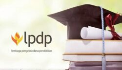 Gubernur DKI Jakarta Pramono Anung saat memberikan arahan dalam acara buka puasa bersama ratusan kepala sekolah se-Jakarta. Dalam pertemuan ini, Gubernur menegaskan komitmennya untuk memperkuat akses pendidikan melalui pembentukan LPDP tingkat provinsi dan penambahan sekolah swasta gratis bagi warga Jakarta. (Foto: Dok. Pemprov DKI/Istimewa)