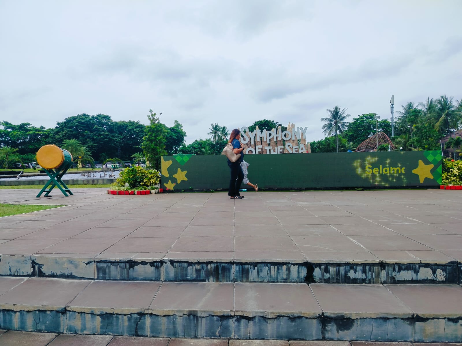 Libur lebaran, ratusan ribu warga kunjungi destinasi wisata Ancol (Foto: Ridwansyah/ekoin.co)
