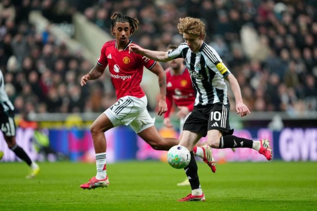 Manchester United Tumbang 1-2 Lawan 10 Pemain Newcastle di Premier League