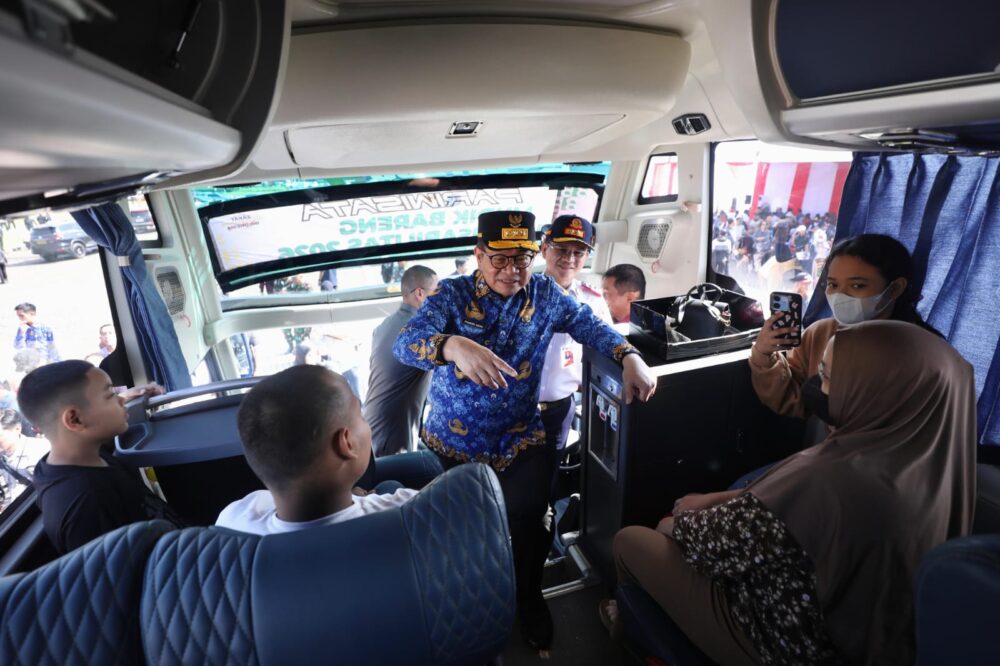 Ratusan bus program Mudik Gratis 2026 diberangkatkan dari kawasan Monas, Jakarta. Pemprov DKI Jakarta menyiapkan 744 bus untuk mengangkut lebih dari 33 ribu pemudik ke berbagai daerah di Pulau Jawa dan Sumatra.