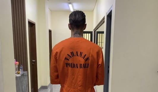 penangkapan turis asing di Bali usai unggahan penghinaan terhadap Hari Raya Nyepi viral di media sosial.