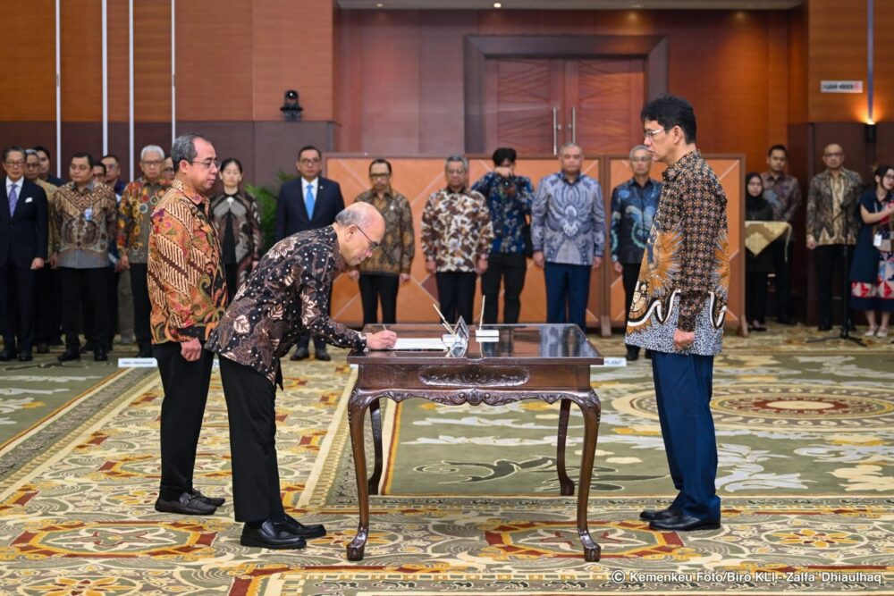 Menteri Keuangan Purbaya Yudhi Sadewa melantik Robert Leonard Marbun sebagai Sekretaris Jenderal Kementerian Keuangan di Jakarta, Jumat (27/3/2026).