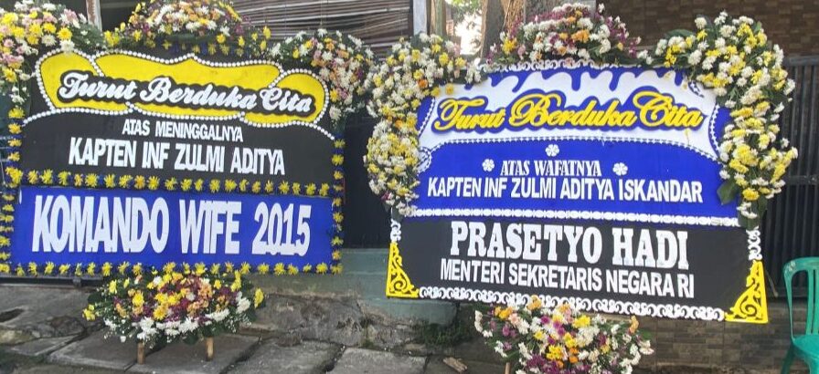 Suasana rumah duka Kapten Zulmi di Cimahi dipenuhi karangan bunga dan pelayat yang datang memberikan penghormatan terakhir bagi prajurit TNI yang gugur dalam misi perdamaian di Lebanon.