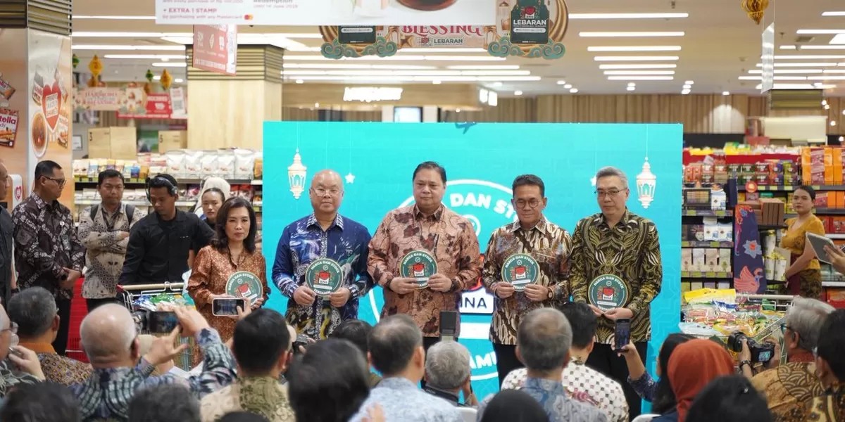 Menteri Perdagangan mengumumkan total transaksi program belanja nasional mencapai Rp180 triliun, didorong oleh konsumsi makanan, minuman, dan hiburan yang meningkat 12% dibandingkan tahun lalu. (Foto: Ist/Ekoin)