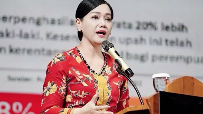 Ketua Dewan Komisioner OJK Friderica Widyasari Dewi menyampaikan kinerja sektor jasa keuangan nasional dalam konferensi pers di Jakarta.