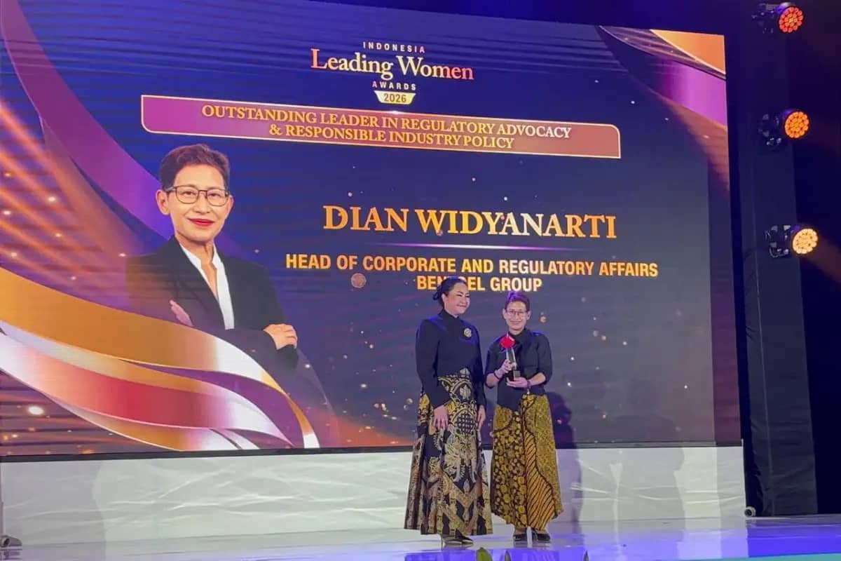 Dian Widyanarti meraih penghargaan Leading Women Awards 2026. Penghargaan diberikan atas advokasi kebijakan industri berkelanjutan. Sumber Foto: CNN Indonesia