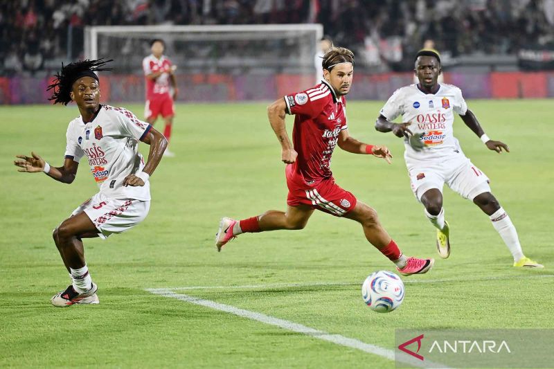 Van der Sande Cetak Trigol, Bali United Pesta 6-1 atas Persijap