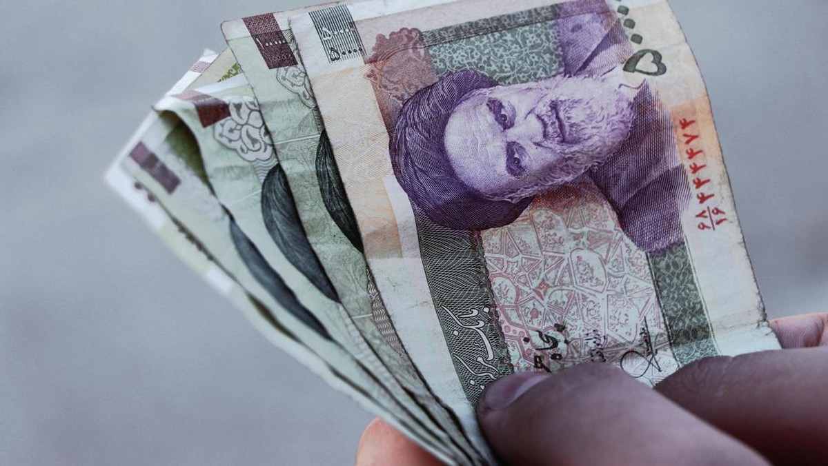 10 Mata Uang Terlemah Dunia di 2026, Rial Iran Ambruk Hingga 4.100 Persen
